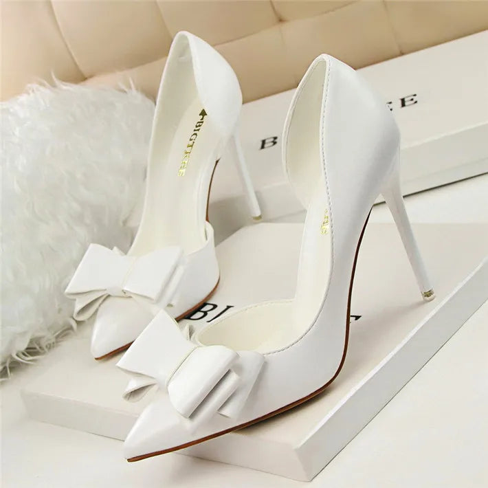 Bow Side-Cutout Stiletto Pumps
