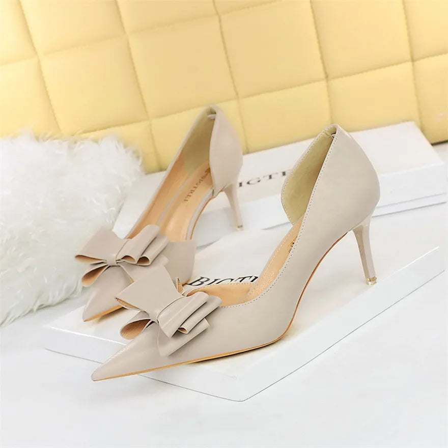 Bow Side-Cutout Stiletto Pumps