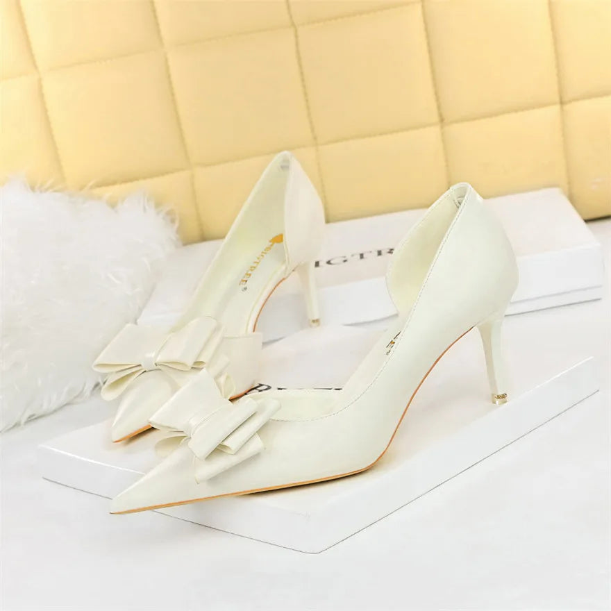Bow Side-Cutout Stiletto Pumps